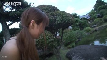 Bareback beauty Reira Aisaki -Ascension outdoors-